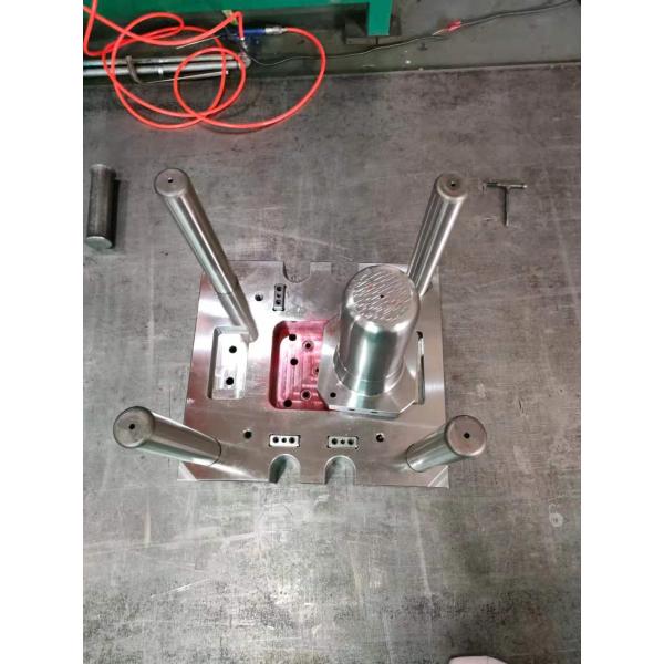 300k de encargo completa un ciclo el moldeo a presión plástico en industria del automóvil