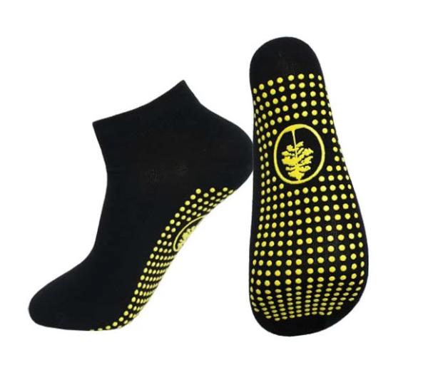 Ankle Grip Socks Non Slip/Anti Skid Trampoline Crew Socks for Boys Girls Toddlers Kids