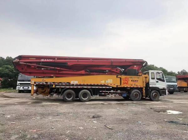 2012 2013 2018 2019 Sany camion de pompage de béton d'occasion avec bon état Volvo Benz Isuzu châssis