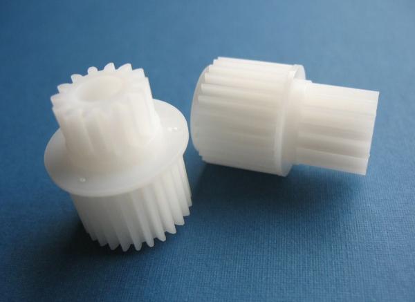 POM Plastic Molded Gears Heat Resistant With Smooth Surface Finish