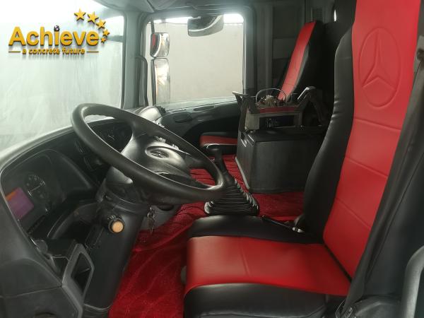 O caminhão usado das bombas M46-5 concretas montou o MODELO QUENTE MERCEDES BENZ 4141 da VENDA de PUTZMEISTER M56-5RZ 2014 de pouco peso