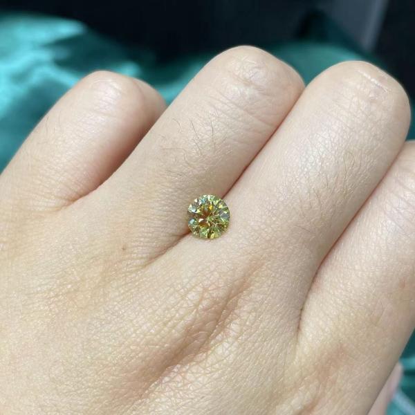 O laboratório de IGI criou diamantes amarelos diamante redondo de 1 quilate