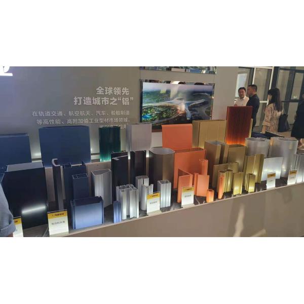 Мельница закончила алюминиевые профили трубки квадрат прессовал алюминиевая анти- корозия