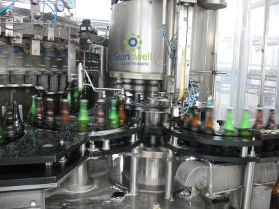 Garrafa de vidro volumétrico de máquina de engarrafamento da cerveja da Multi-cabeça com controlador programável