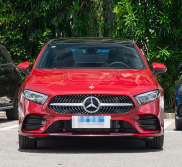 Mercedes-Benz A 200 L voiture donggan de l'espace des sièges 3 de la porte 5 de la version 4 de berline de sport