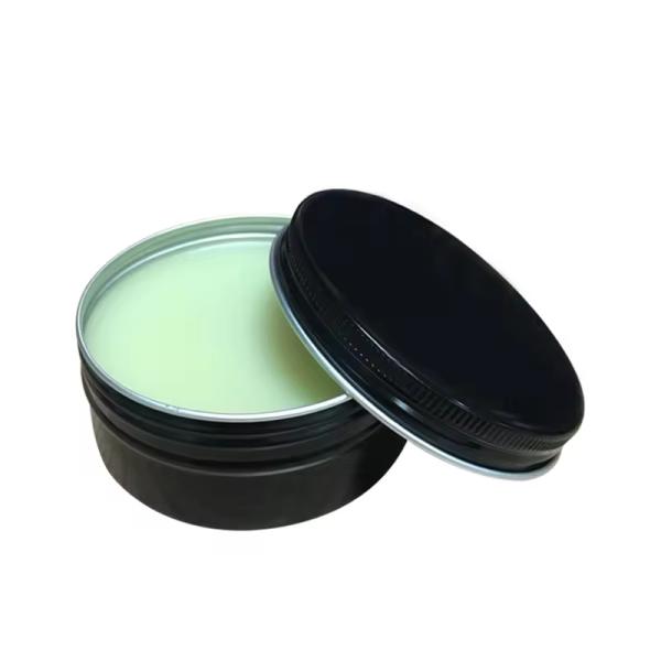 Прическа на основе масла на основе глины и воды