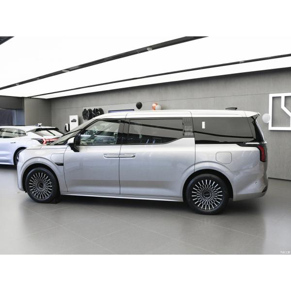 3205 Wheelbase Smart Petrol MPV Cars Gasoline With Manual Transmission