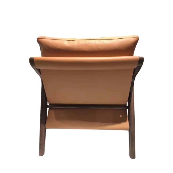 Down feather filled in Leather upholstered cushion Armchair sofa with Oak wood frame for Hotel lobby reception furniture