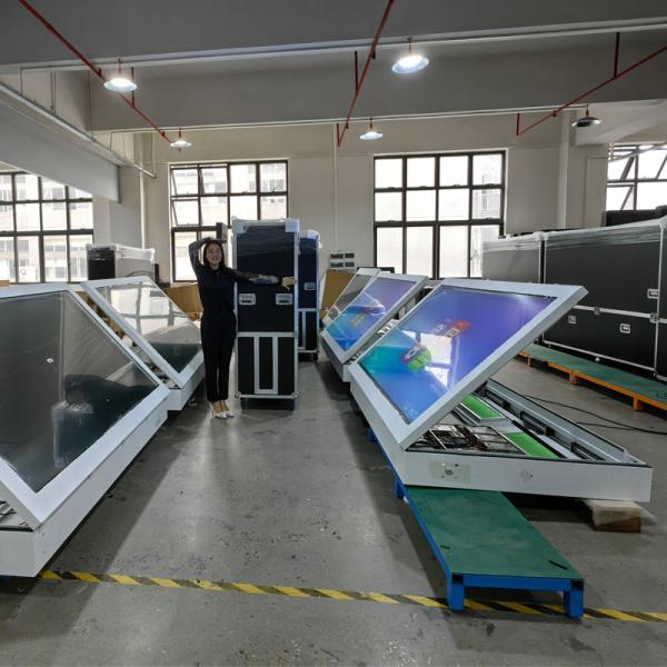 Commercial Totem Digital Outdoor Digital Signage Displays Different Size