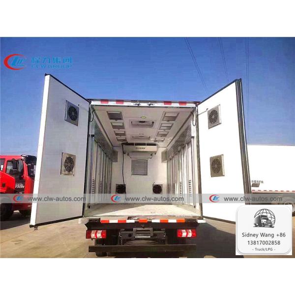 Dongfeng 4x2 3T Refrigerated Delivery Truck For Livestock And Poultry