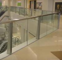 Belle balustrade en verre sans cadre intérieure