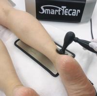 Máquina de diatermia da terapia Tecar dos tecidos macios 10,4 de” para o alívio das dores 300KHZ 448LMZ