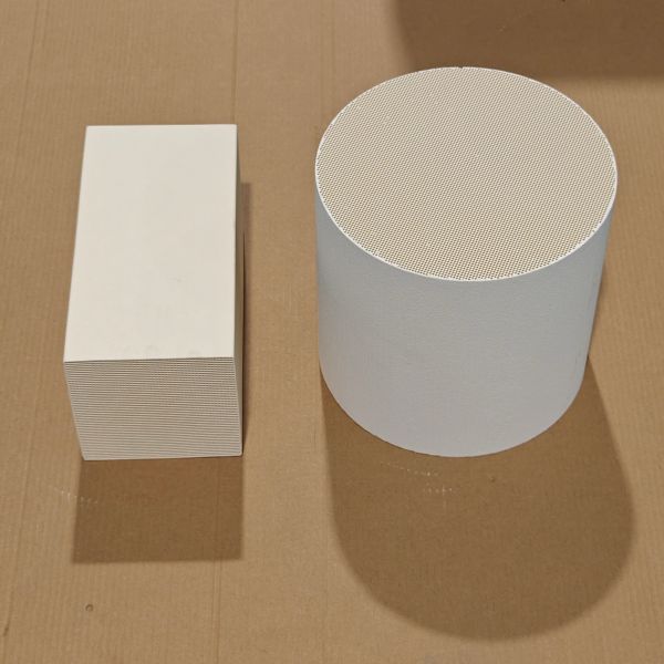 95% High Filtration and Noble Metal Coating CDPF for Black Smoke Control