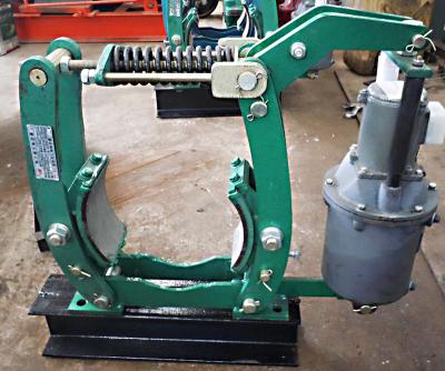Tower crane hoist motor break assembly