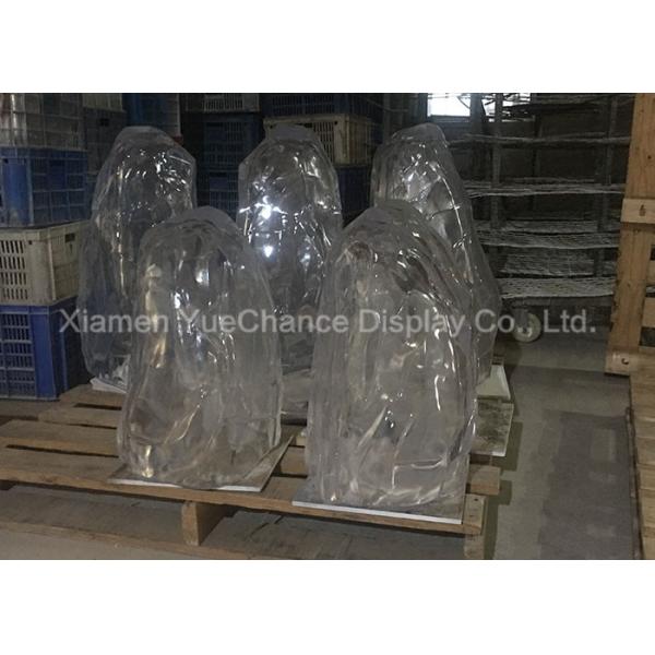 A annoncé les sculptures en glace en cristal faites main de résine de décoration