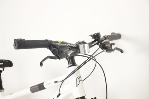 Shimano 21 Speed Mountain Bicycle With Dual Disc Brakes 27.5 Inch
