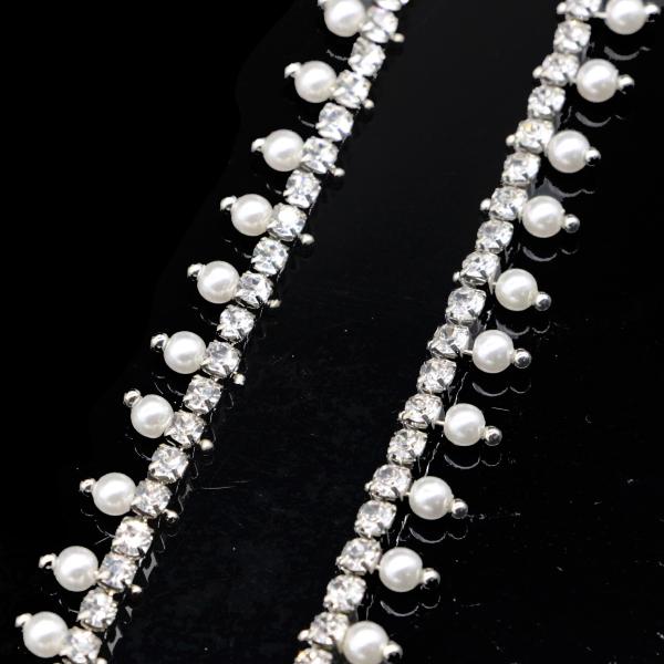 Electroplated Silver Pearl And Rhinestone Necklace 0.9cm Width
