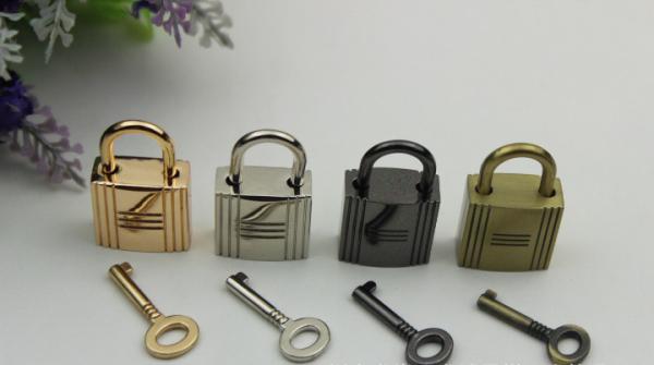 Fashion nickel color zinc alloy metal bag decorative lock with key for handbags