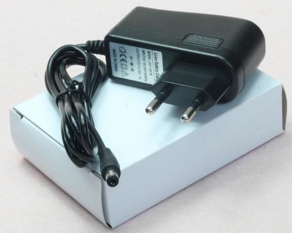 4.2V 12.6V 16.8V Li Ion 18650 Battery Charger / Lead Acid Battery Charger With Green Turn Light