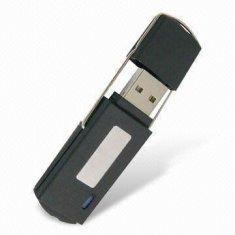 Memoria USB modificada para requisitos particulares AT-016