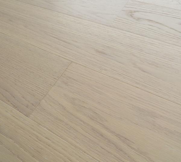 la prime un chêne blanc américain de catégorie B a machiné le plancher en bois, traitent à la légère le finissage de brosse