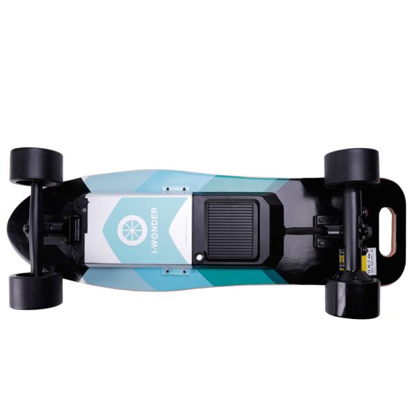 SK-E1 Smart Boosted Electric Longboard , Remote Control Skateboard For Christmas Gift