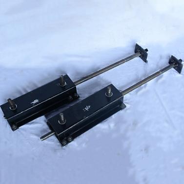 Heavy Duty Belt Conveyor Accessories Screw Tensioner For Belt Tracking Anti Corrosion