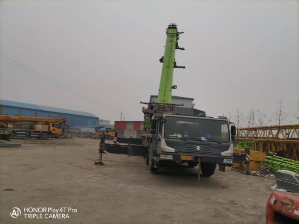 December 2021 60t Zoomlion Truck Crane ZAT1300A8 Boom 85m Heavy Mobile Crane