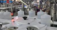 Máquina de preenchimento e tampa de vacinas para animais