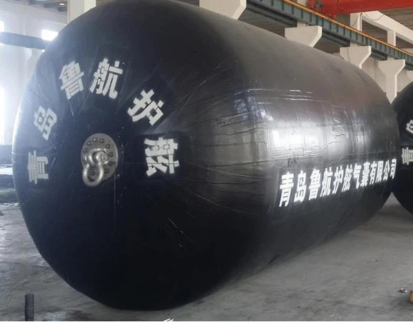 Pneumatic Marine Fender With Harnessing