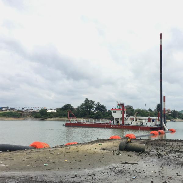 Diesel Power Cutter Suction Dredger 4000m3 Water Flow Distance 2500m