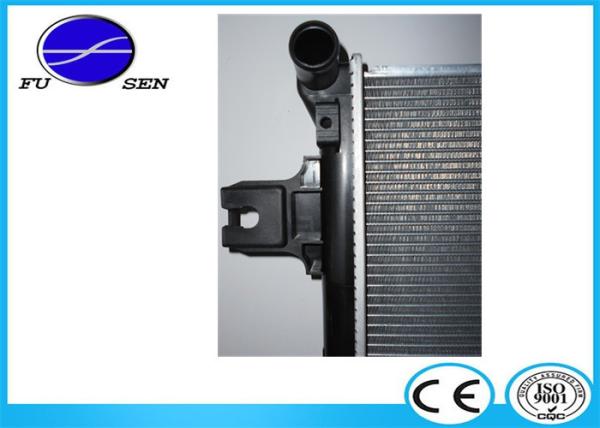2006-2010 Jeep Commander Radiator Replacement 55116849AB PA 590*508*26mm