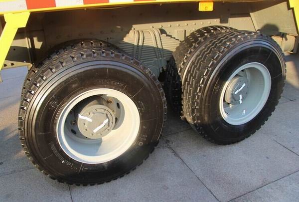Sinotruk Hohan Tipper truck with Light Deadweight 6x4 10tires Dump Trucks LHD Volvo Cabin