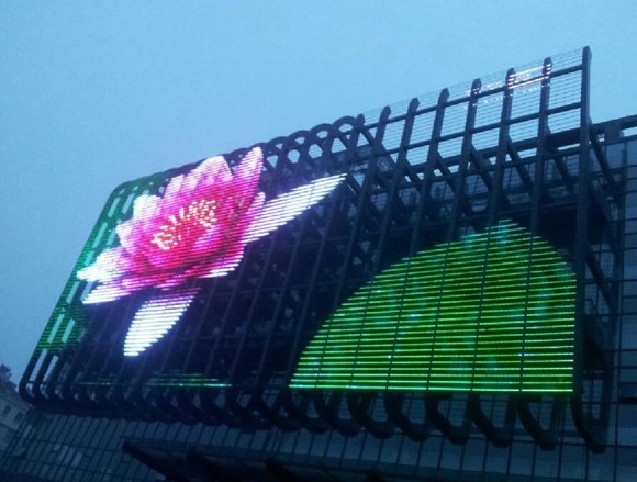 Energy-saving，Light-weight Longda Signage Transparent Glass Led Screen Wall 281 Trillion 1R1G1B