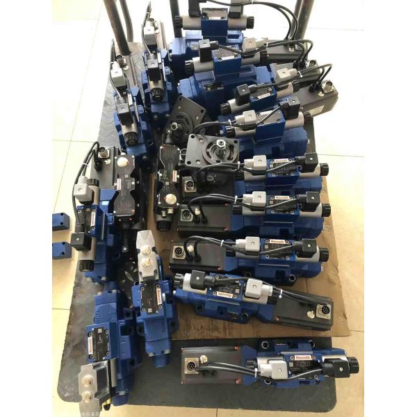 4WRZ32W8-360-70/6EG24N9TK4/D3M
4WRZ32W8-360-70/6EG24N9ETK4/M
4WRZ32W8-360-70/6EG24N9K4/M  Original genuine proportional German made Rexroth hydraulic electro-hydraulic proportional directional valve