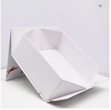 Biodegradable Disposable Paperboard Boxes Handmade Underwear Magnetic Folding