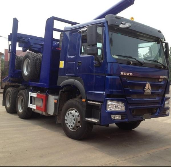 Sinotruk HOWO Chassis 10m Log Timber Truck , Truck Prime Mover 40-60t