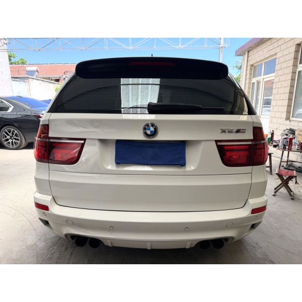 BMW X5 M Luxury SUV with 4.4T Automatic Transmission in Excellent Condition and 140,000 km Mileage