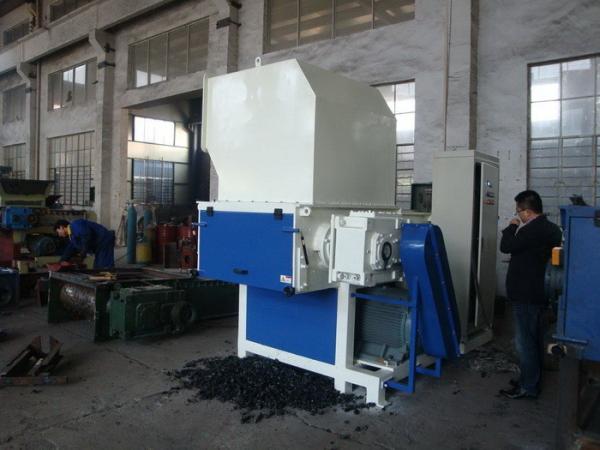 Máquina plástica da retalhadora do eixo do dobro do controle do PLC com a faca dura para filmes do desperdício