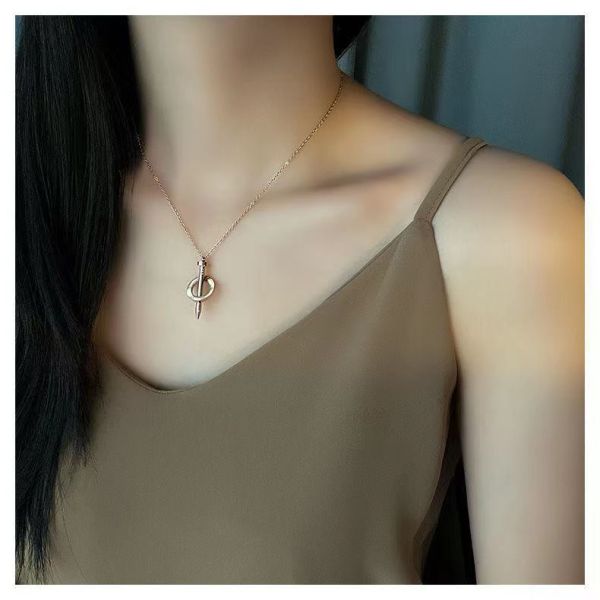 Female Creative Personality Titanium Steel Curved Sickle-shaped Nail Sticky Diamond Necklace