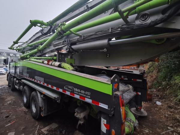 Zoomlion Concrete Pump 56meter Good with 13915*2530*4000mm Structure Cylinder Type