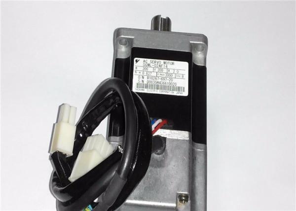 Yaskawa SGML-02AF14 Industrial Servo Motor W200 V200 2.0A 3000R/ Min