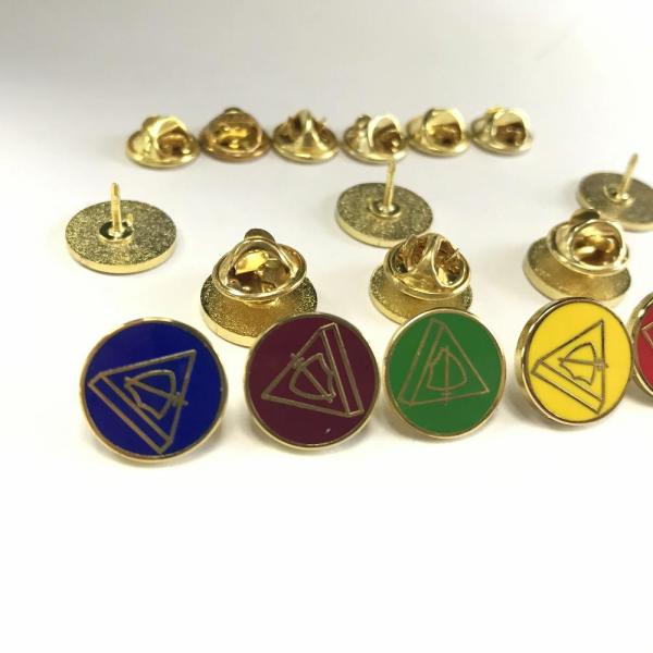 Cute Gold Masonic Lapel Pins Animal Easter Enamel Badge Zinc Alloy