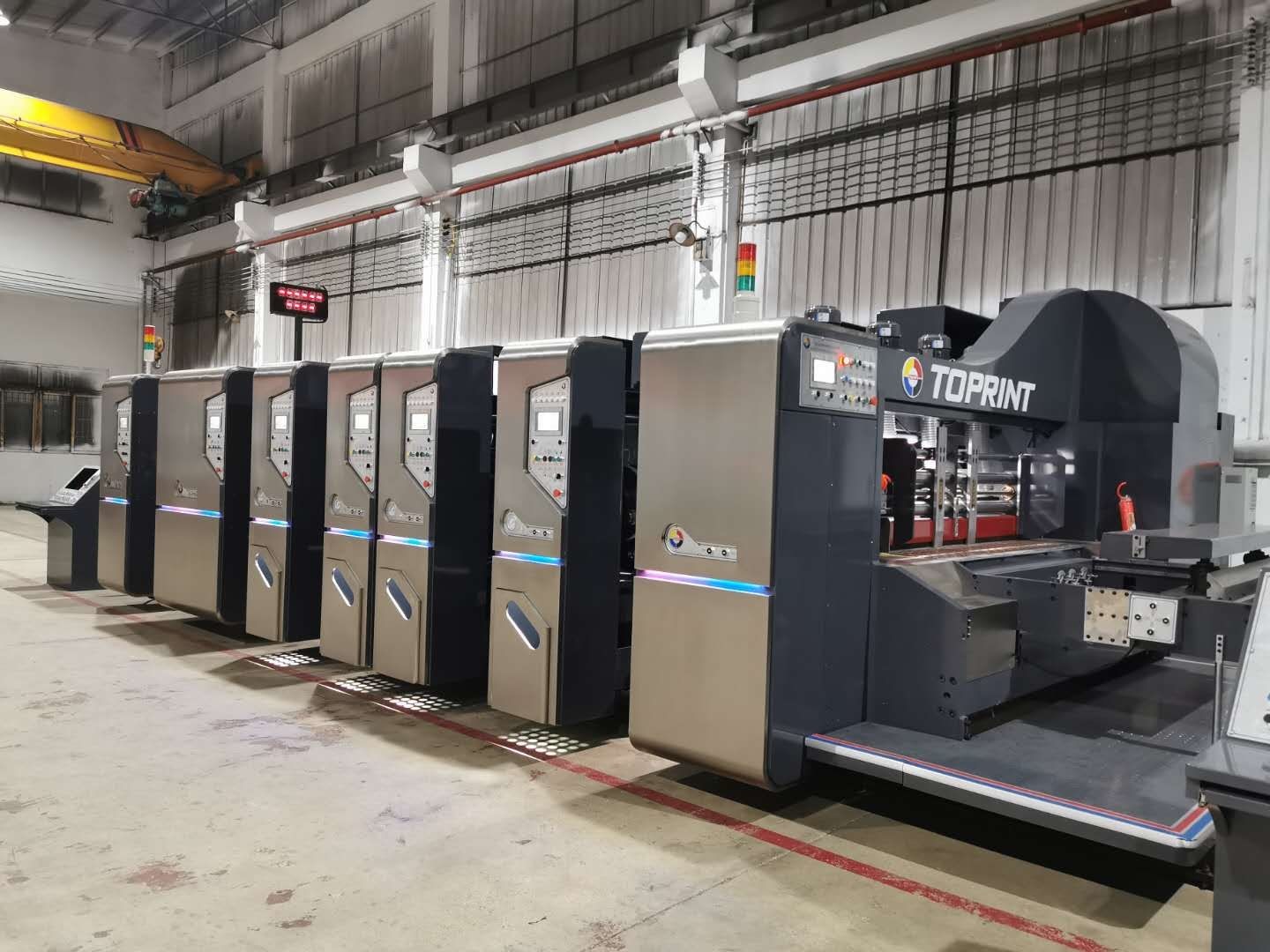 4 цвет Flexo печатая торгового автомата, полноавтоматический рифленый создатель коробки