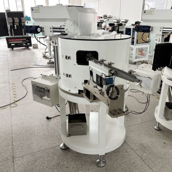 Sound Enclosure Vibratory Bowl Feeder CE Certificated O Ring Vibrating Feeder Machine