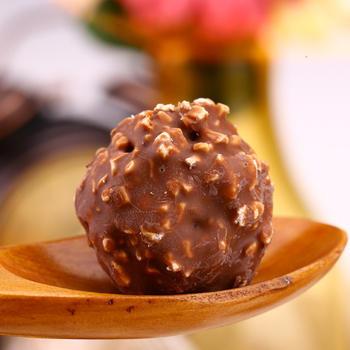 Halal Compound Dark Bulk Chocolate Valentines Candy 30 Pcs Box Crispy Chocolate Ball