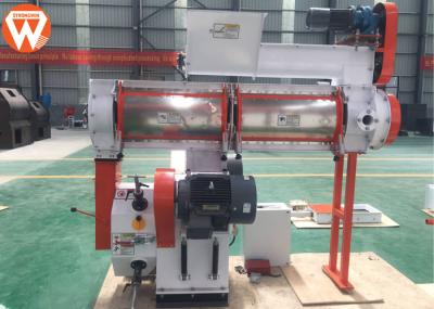1-2.5TPH Yield Feed Pellet Machine For Poultry Farm 2mm 4mm Screw 12-120rpm