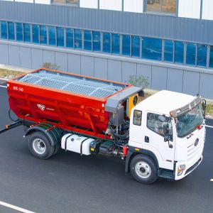 Large Capacity Bedding Spreader With Robust Construction Uniform Coverage