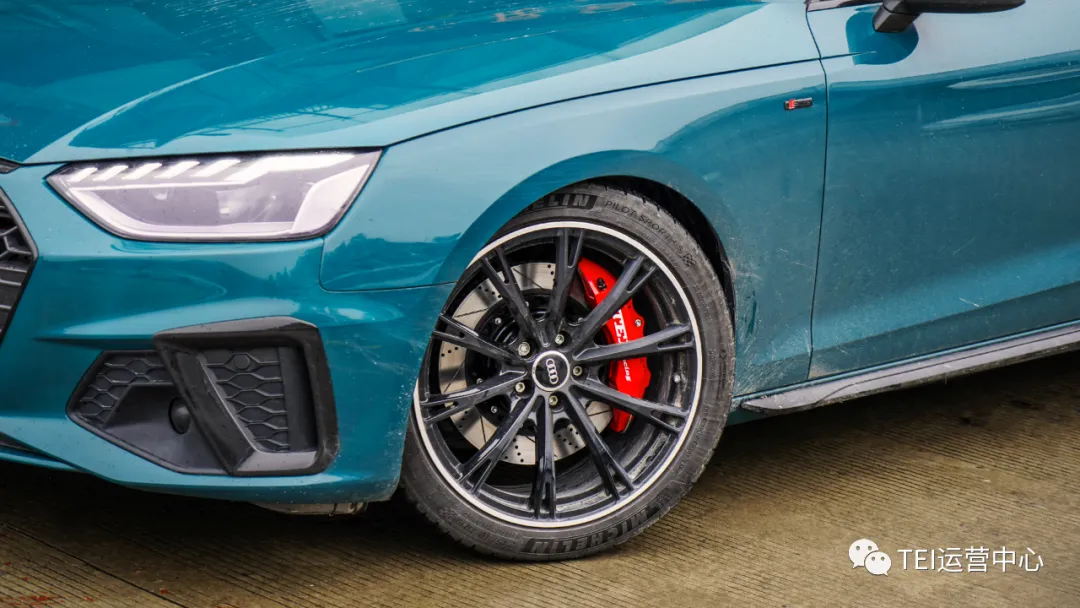 Front Big Brake Kit 6 Piston Caliper With 355x32mm Rotor BBK Auto Brake System For AUDI A4 18 Inch Car Rim