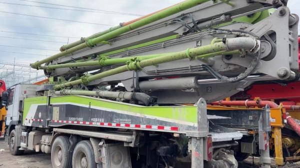 Zoomlion Concrete Batching Plant Camión de 35m Concrete Boom Pump utilizado para equipos pesados